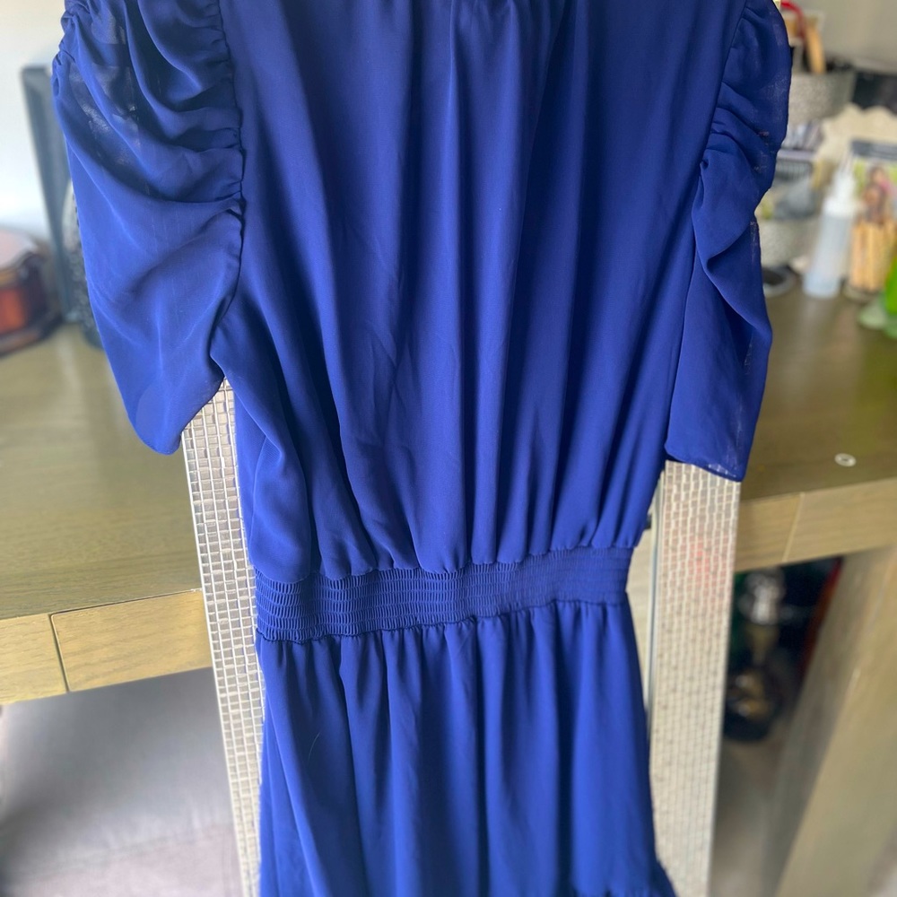 🌸 Stunning CeCe Blue Dress 👑 | Flowy, Flattering & Versatile - Picture 3 of 5
